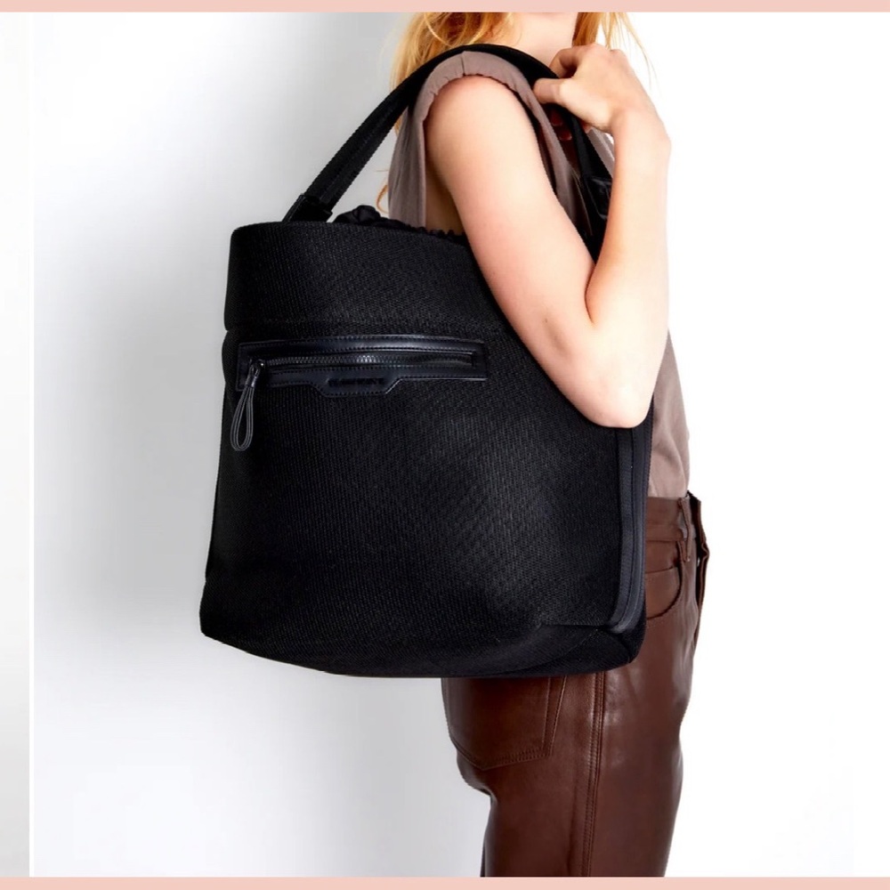 Transience Swing Bag, Black Mesh